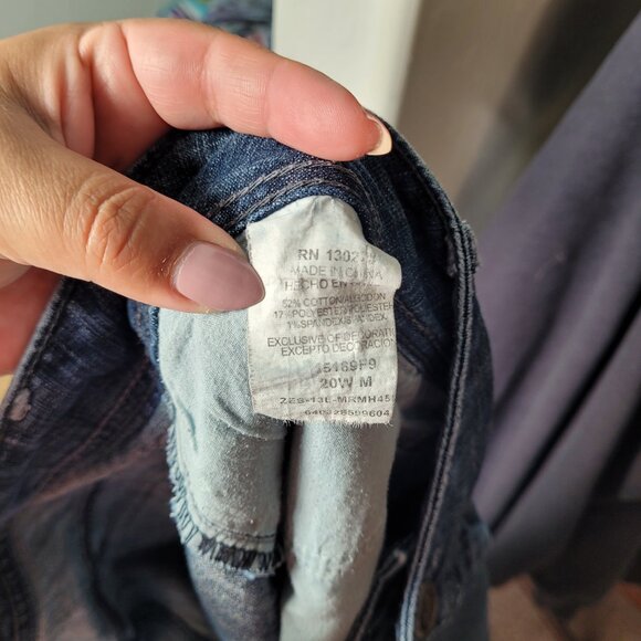 Riders by Lee Plus Size Dark Wash Capri Jeans - Picture 8 of 8